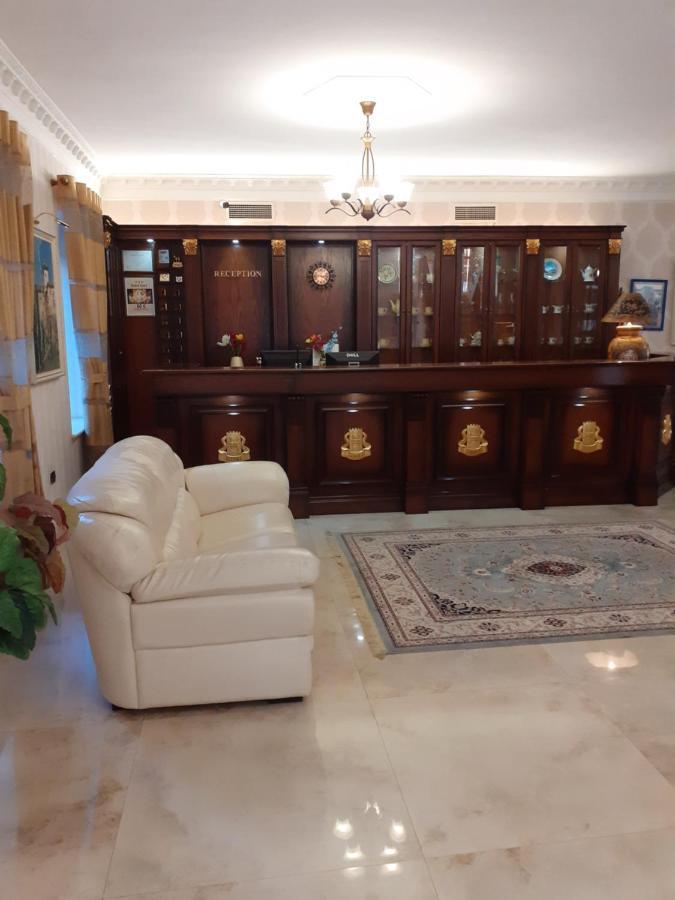 Hotel Guri Elbasan Exteriör bild