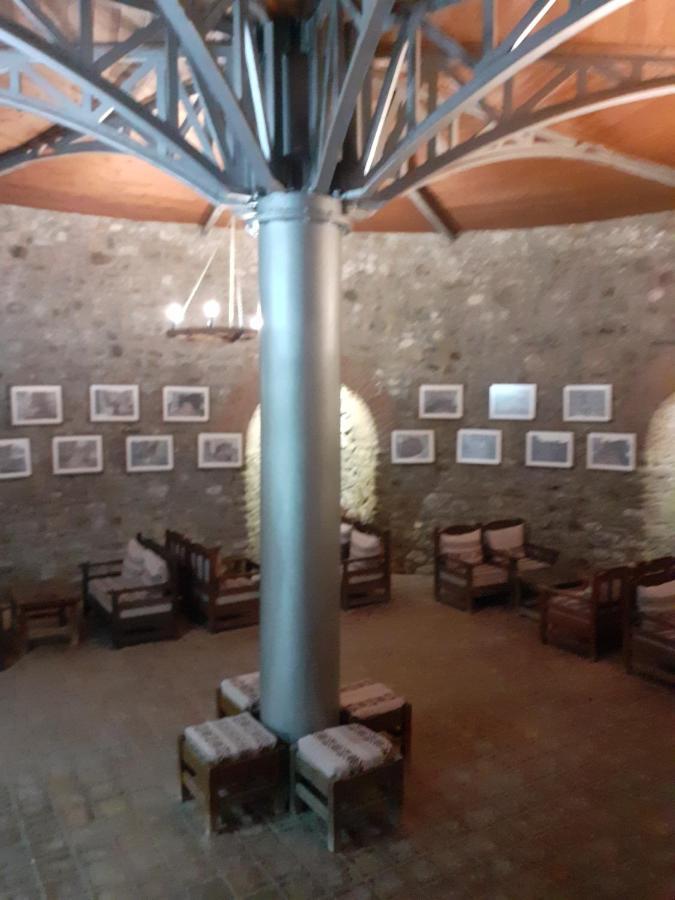 Hotel Guri Elbasan Exteriör bild