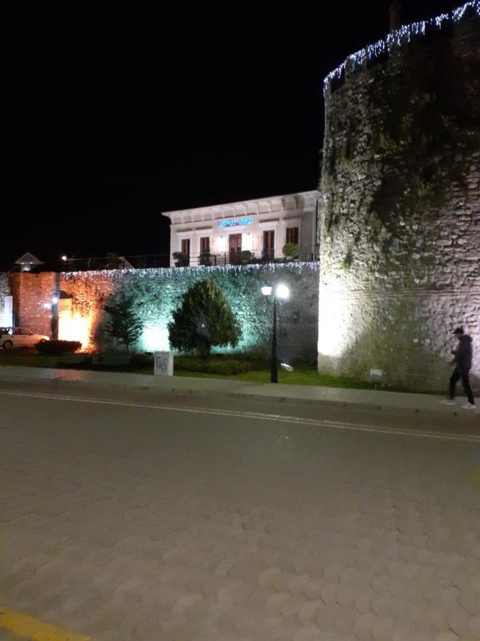 Hotel Guri Elbasan Exteriör bild