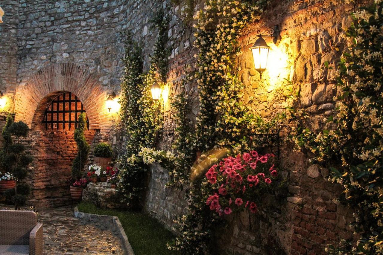 Hotel Guri Elbasan Exteriör bild