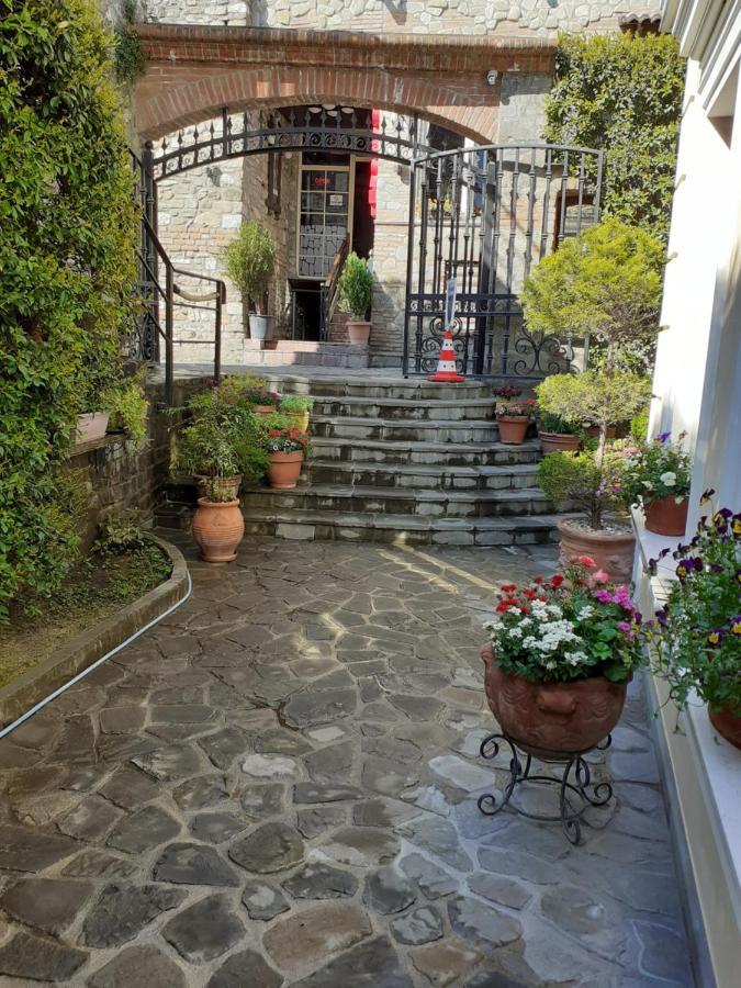 Hotel Guri Elbasan Exteriör bild
