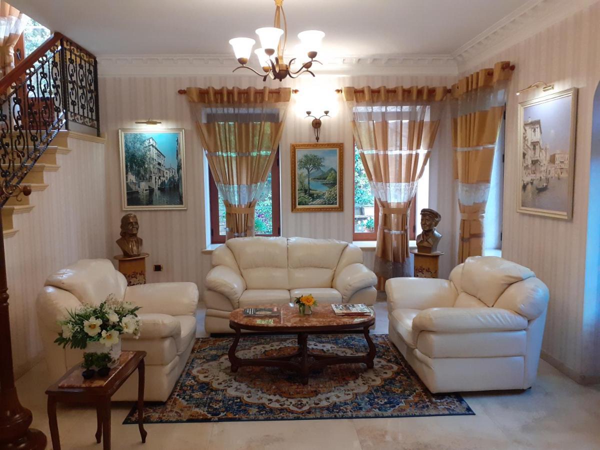 Hotel Guri Elbasan Exteriör bild