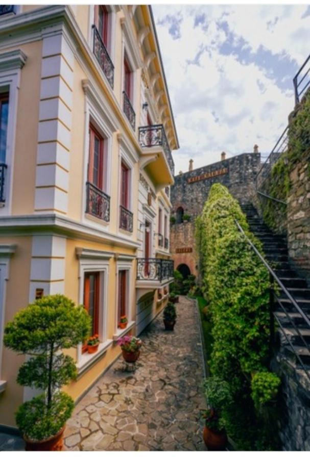 Hotel Guri Elbasan Exteriör bild