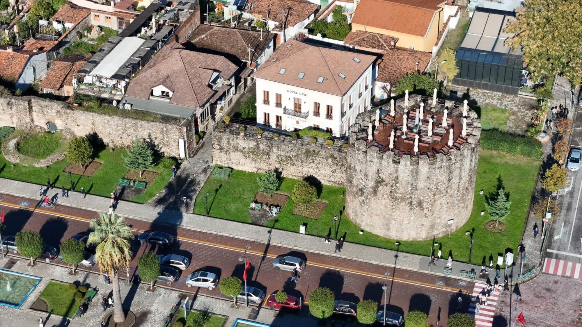 Hotel Guri Elbasan Exteriör bild