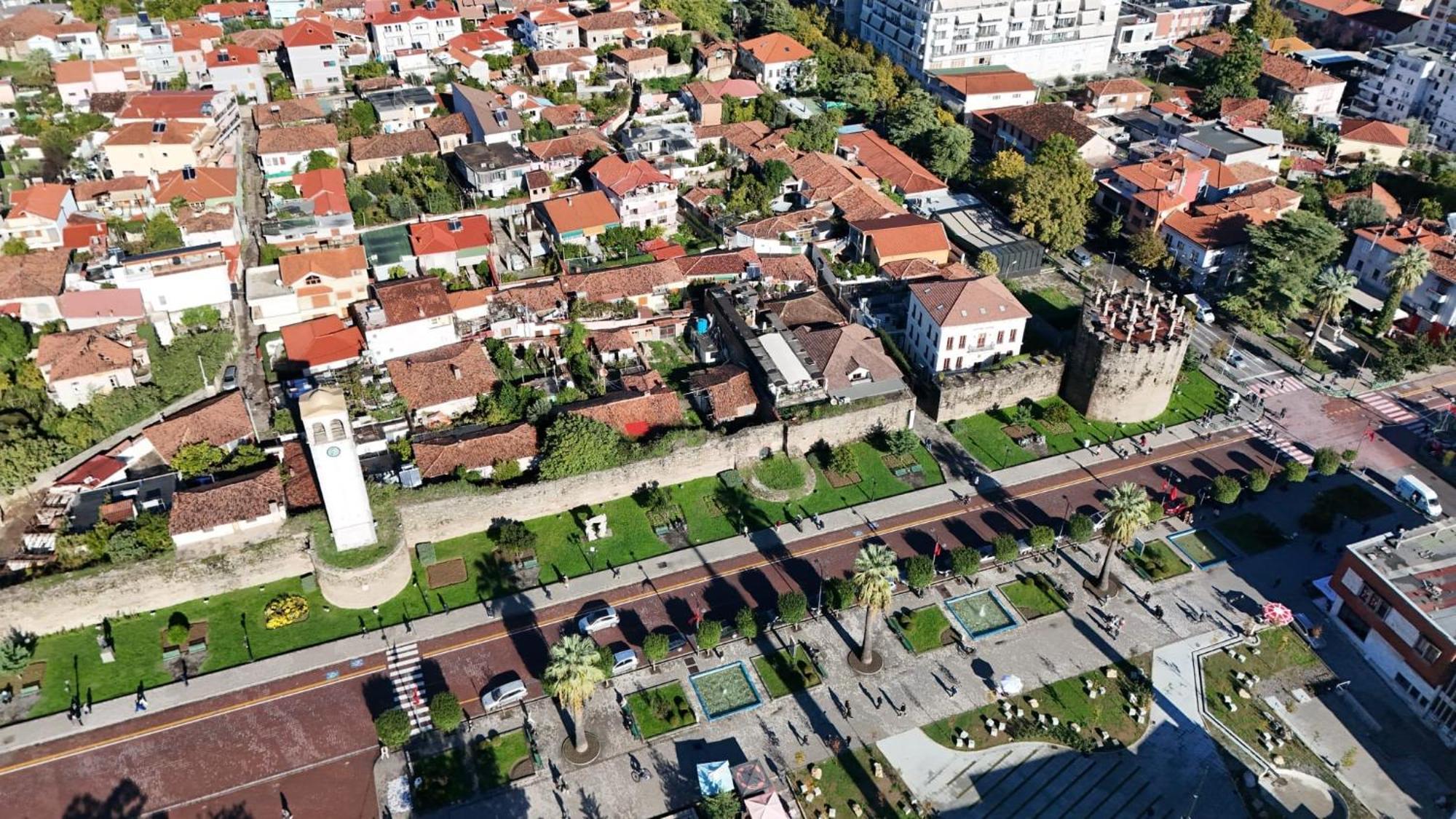 Hotel Guri Elbasan Exteriör bild