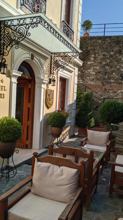 Hotel Guri Elbasan Exteriör bild