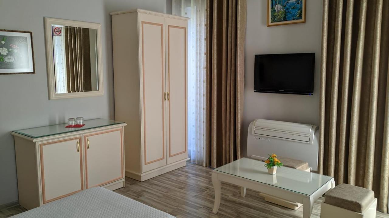 Hotel Guri Elbasan Exteriör bild